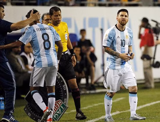 Messi góp công lớn trong chiến thắng của Argentina