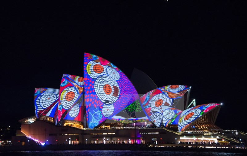 Nhà hát Opera Sydney lung linh sắc màu trong lễ hội. 