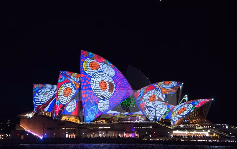 Nhà hát Opera Sydney lung linh sắc màu trong lễ hội. 