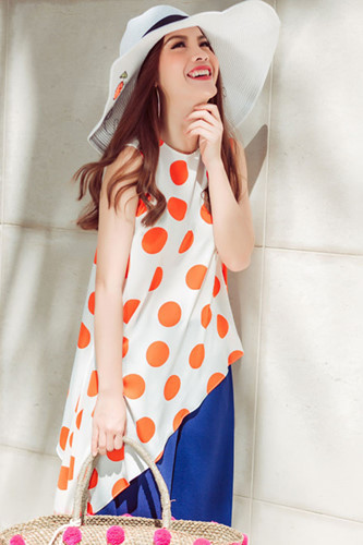 Đa phần trang phục của Yến Trang và Yến Nhi đều là những thương hiệu có giá thành không quá cao. Đa phần trang phục của Yến Trang và Yến Nhi đều là những thương hiệu có giá thành không quá cao.