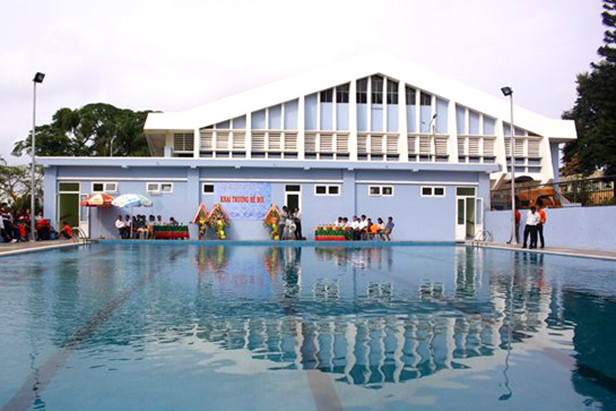 Bể bơi nằm trong khuôn viên Trung tâm Hoạt động Thể thao tỉnh Gia Lai. Ảnh: M.V