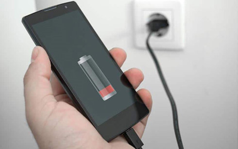 Đợi đến khi pin cạn sạch và điện thoại thông minh tự tắt rồi mới sạc là sai lầm phổ biến nhất cần phải tránh Đợi đến khi pin cạn sạch và điện thoại thông minh tự tắt rồi mới sạc là sai lầm phổ biến nhất cần phải tránh