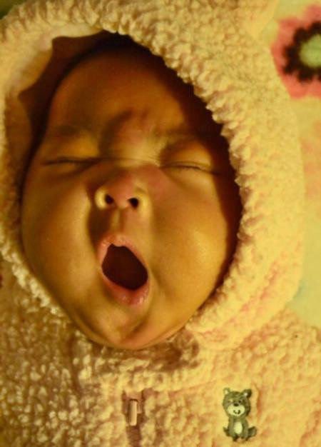 Bé biết ngáp ngay từ khi còn ở trong bụng mẹ