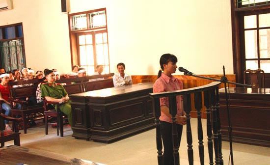 Bị cáo Hiền tại phiên tòa  Bị cáo Hiền tại phiên tòa