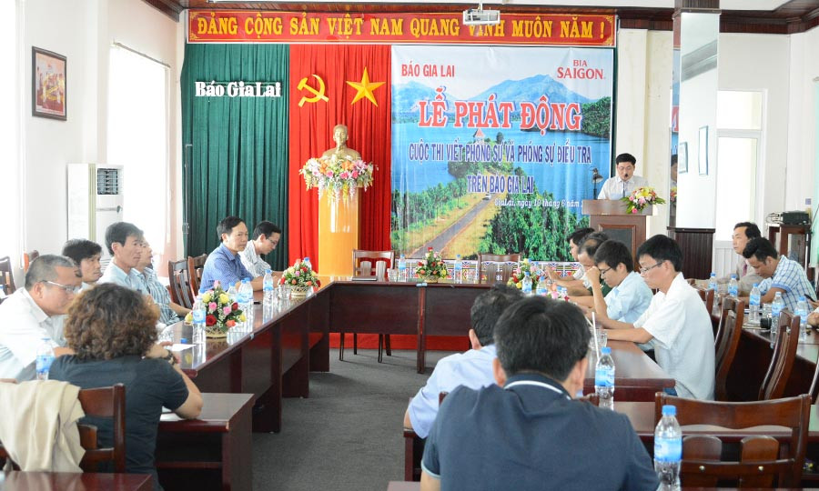 Quang cảnh buổi phát động cuộc thi viết phóng sự và phóng sự điều tra trên Báo Gia Lai. Ảnh: M.N