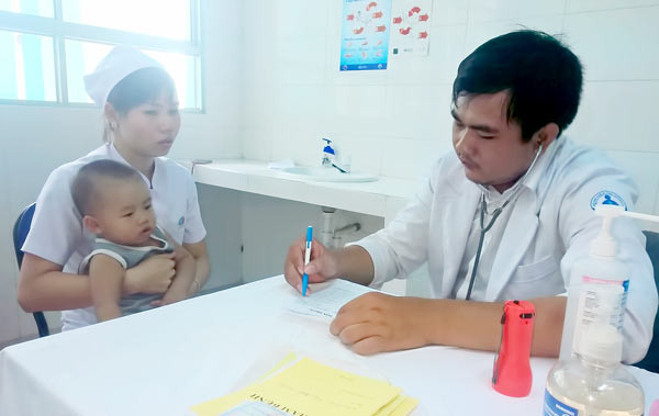 Khám bệnh cho trẻ Khám bệnh cho trẻ