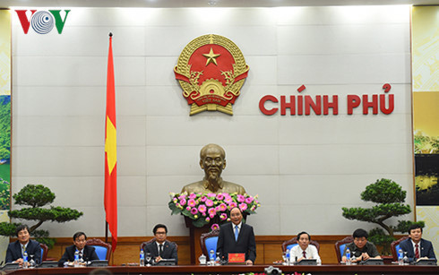 Thủ tướng Nguyễn Xuân Phúc với Đoàn các nhà báo tham gia chương trình báo chí đồng hành cùng doanh nghiệp, doanh nhân lần thứ 2