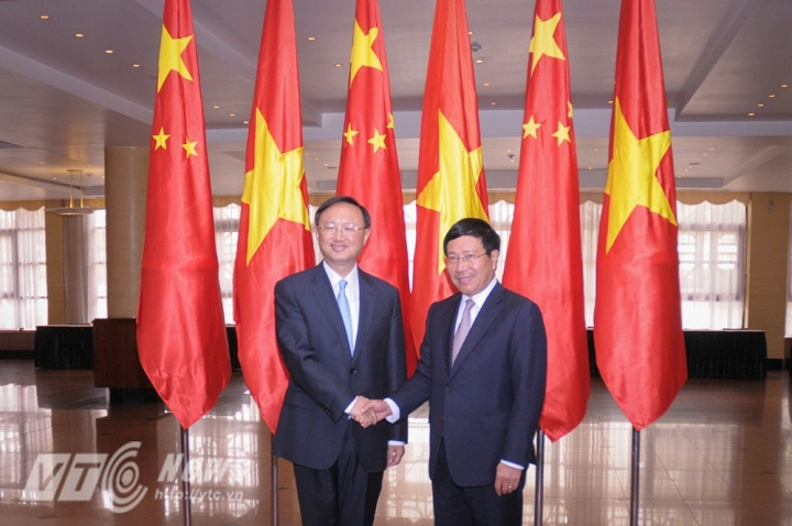 Phó Thủ tướng Phạm Bình Minh tiếp ông Dương Khiết Trì sáng 27-6.