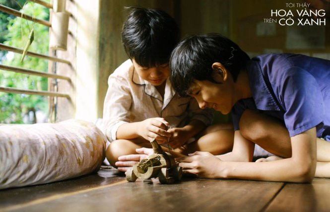 Các diễn viên nhí Trần Thịnh Vinh (vai Thiều), Bùi Trọng Khang (vai Tường) và Lâm Thanh Mỹ (vai Mận) đã cùng dệt nên một thế giới tuổi thơ trong trẻo và đầy chất thơ cho những khung hình của đạo diễn Victor Vũ.