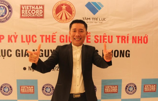 Kỷ lục gia Việt Nam Nguyễn Phùng Phong.