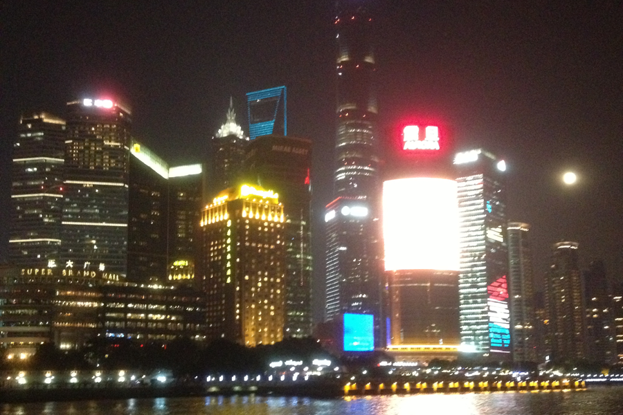 Một góc sông Hoàng Phố về đêm. Ảnh: B.Q.V Một góc sông Hoàng Phố về đêm. Ảnh: B.Q.V