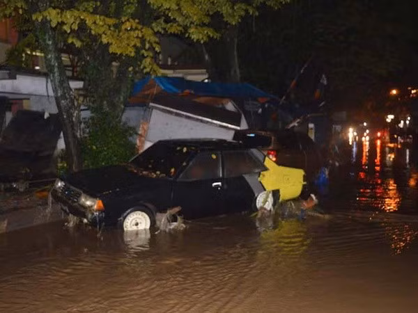 Mưa lũ ở huyện Garut, Indonesia. (Nguồn: republika)