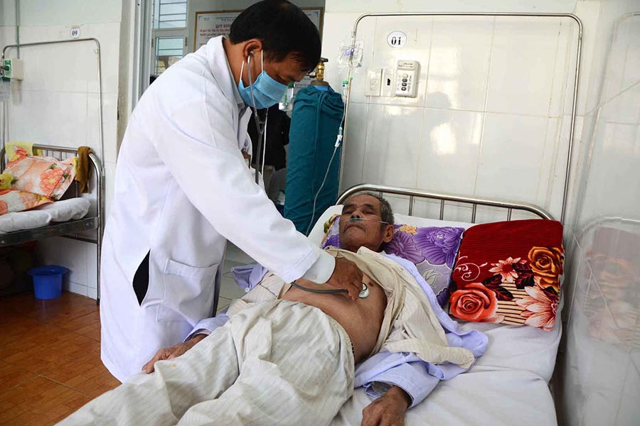  Có 90% người bệnh phổi tắc nghẽn mạn tính nghiện thuốc lá. Ảnh: T.Đ