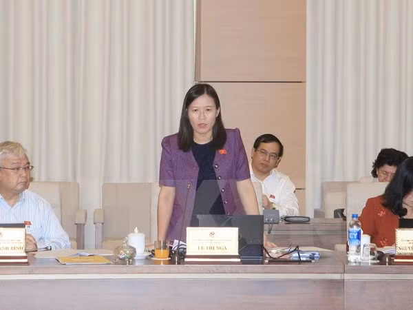 Chủ nhiệm Ủy ban Tư pháp của Quốc hội Lê Thị Nga phát biểu ý kiến. 