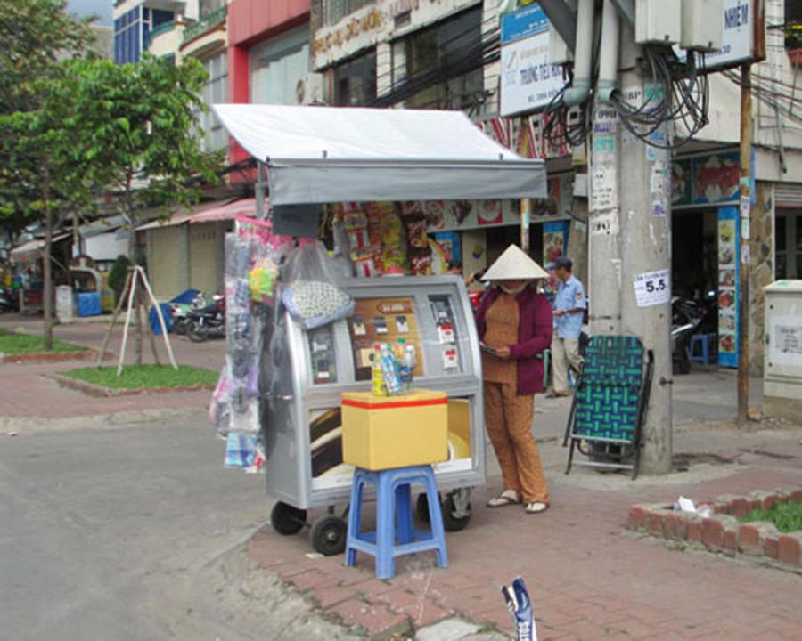 Tủ trưng bày thuốc lá ở các điểm bán lẻ. Tủ trưng bày thuốc lá ở các điểm bán lẻ.