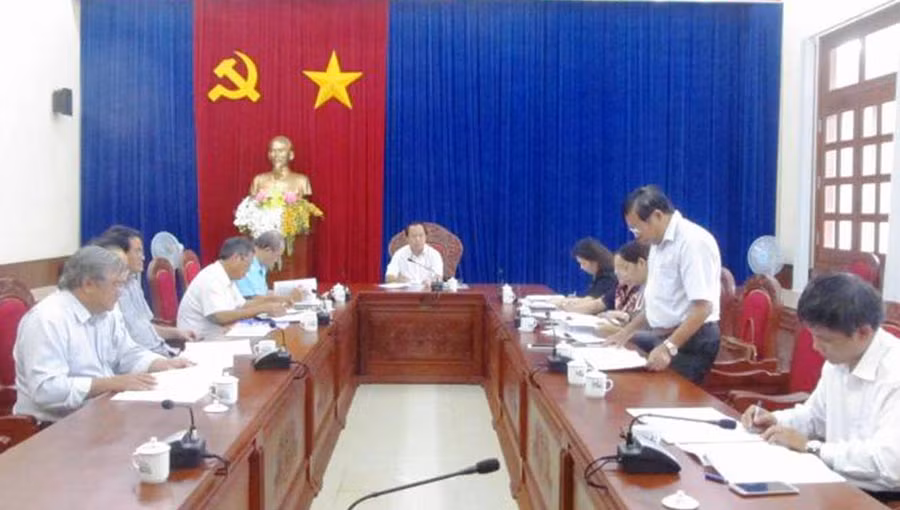  Các đại biểu họp cho ý kiến về văn kiện Đại hội. Ảnh: H.T