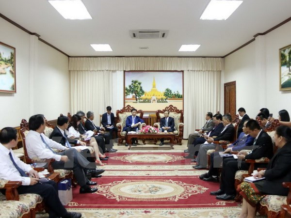 Phó Thủ tướng Somdy Duangdy tiếp Đoàn đại biểu cấp cao Bộ Công Thương Việt Nam do Bộ trưởng Trần Tuấn Anh làm Trưởng đoàn. Phó Thủ tướng Somdy Duangdy tiếp Đoàn đại biểu cấp cao Bộ Công Thương Việt Nam do Bộ trưởng Trần Tuấn Anh làm Trưởng đoàn.