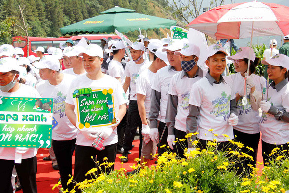 Lễ ra quân hoạt động vệ sinh môi trường và trồng cây tại Sa Pa do UBND Thị Xã Sa Pa và Sun World Fansipan phối hợp tổ chức