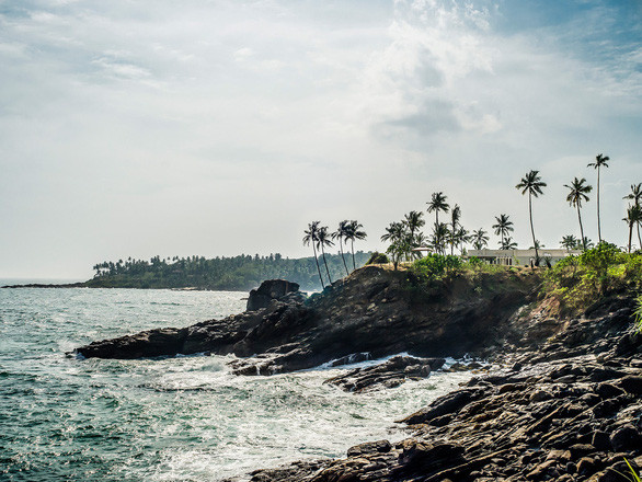 Bãi biển thuộc khu nghỉ dưỡng Anantara Peace Haven Tangalle tại Sri Lanka - Ảnh: CONDÉ NAST TRAVELER