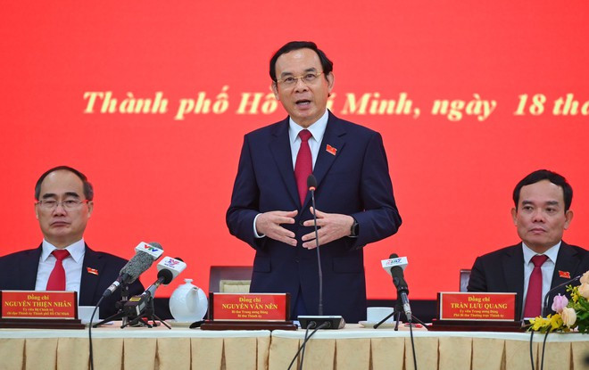 Ông Nguyễn Văn Nên: "Nhiệm vụ mới không phải áp lực mà là thử thách" ảnh 2 Ông Nguyễn Văn Nên chia sẻ với báo chí sau khi nhận nhiệm vụ mới.