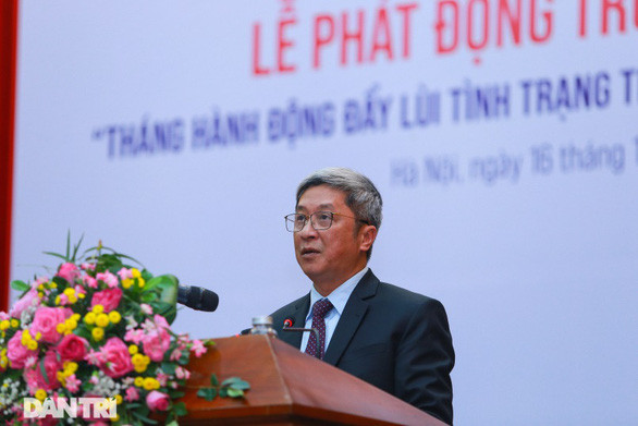 Thứ trưởng Nguyễn Trường Sơn trong buổi lễ phát động "Tháng hành động đẩy lùi tình trạng thừa cholesterol trong cơ thể" Thứ trưởng Nguyễn Trường Sơn trong buổi lễ phát động