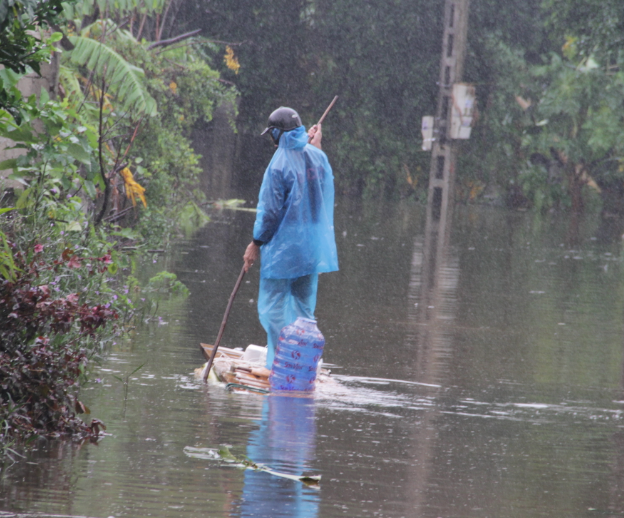 Đợt mưa lớn từ ngày 18 đến 21-10 khiến nhiều nơi trên địa bàn huyện Thạch Hà bị ngập nặng.