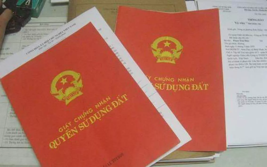 Khi đề nghị cấp Sổ đỏ thì người dân cần chuẩn bị đầy đủ hồ sơ, khai thống nhất, chính xác và nộp đúng nơi quy định, nếu không sẽ bị từ chối nhận hồ sơ cấp Sổ đỏ.