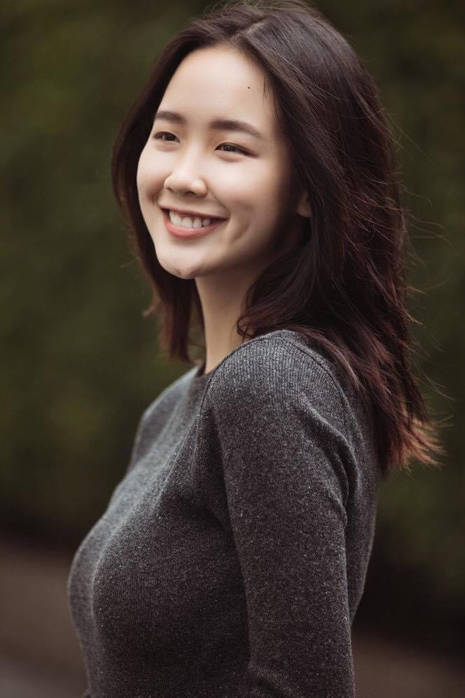 Trong dàn thí sinh Hoa hậu Việt Nam 2020, Lê Nguyễn Bảo Ngọc thu hút sự quan tâm của cộng đồng mạng bởi chiều cao “khủng