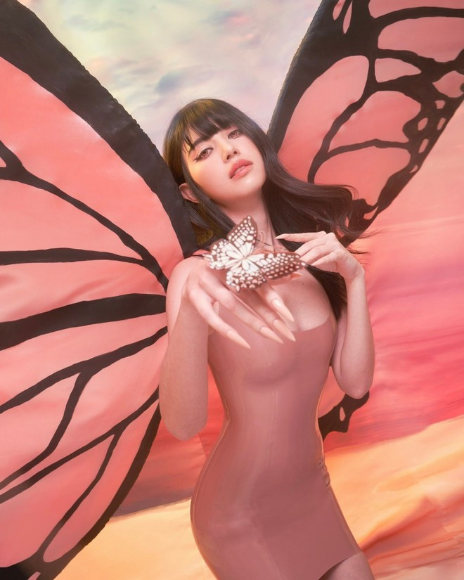 Mai Davika khá có duyên với Việt Nam. Năm 2018, cô tham gia MV Chạy ngay đi của Sơn Tùng M-TP ẢNH: INSTAGRAM NV