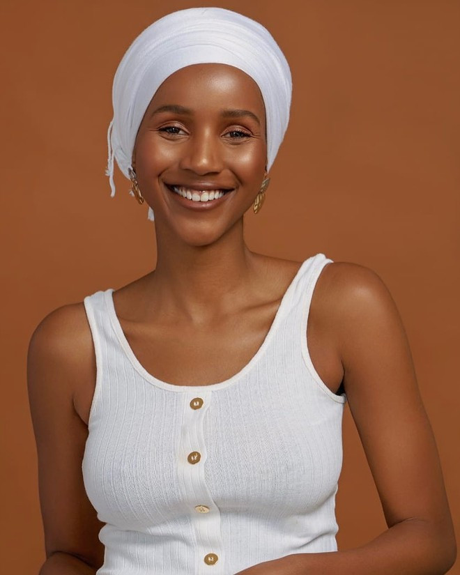  Sau khi Shudufhadzo Musida đăng quang Hoa hậu Nam Phi, thông tin về nữ hoàng sắc đẹp này nhanh chóng nhận được sự chú ý từ công đồng yêu mến các cuộc thi hoa hậu quốc tế. Nhiều người cho rằng mỹ nhân 24 tuổi sẽ là một trong những ứng viên hàng đầu cho vương miện Hoa hậu Hoàn vũ