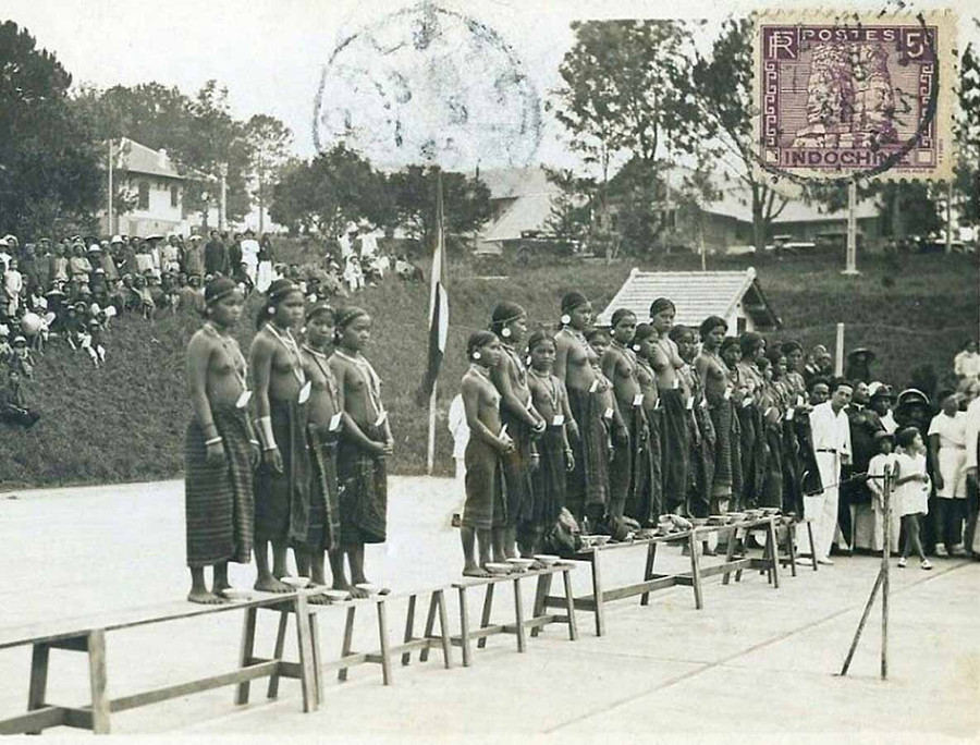 Cuộc thi sắc đẹp đầu tiên dành cho dân tộc thiểu số ở Đà Lạt vào năm 1933. Ảnh: Internet