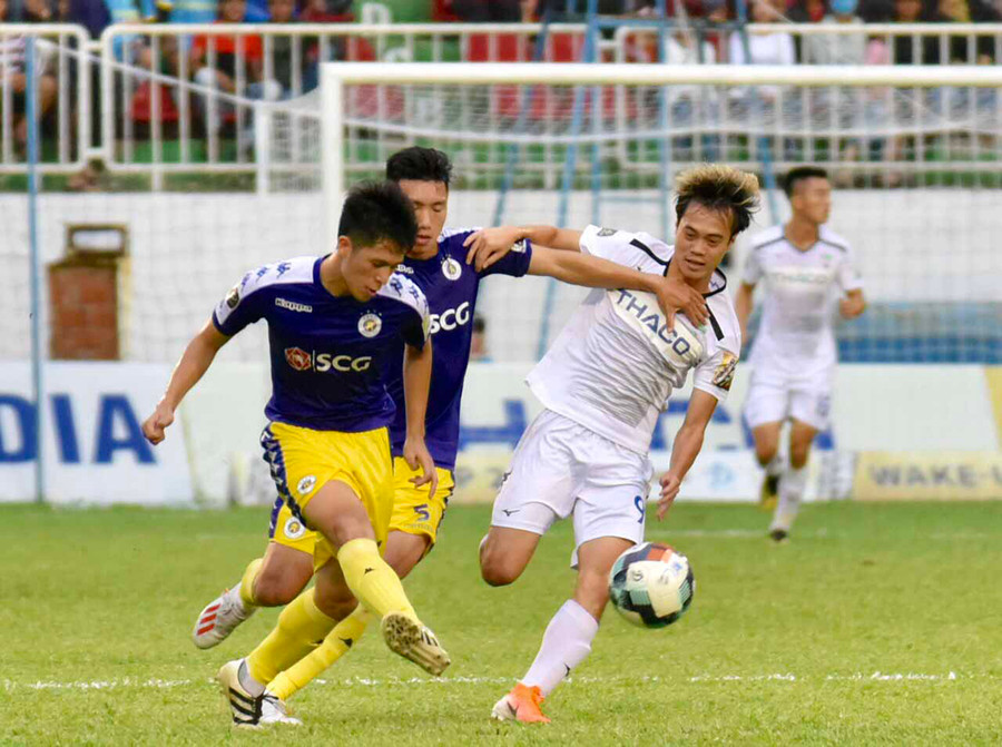 HAGL (phải) sẽ gặp thử thách cực đại trên sân Pleiku vào 17 giờ ngày 15-10. Ảnh: Lê Văn Ngọc HAGL (phải) sẽ gặp thử thách cực đại trên sân Pleiku vào 17 giờ hôm nay (15-10). Ảnh: Lê Văn Ngọc