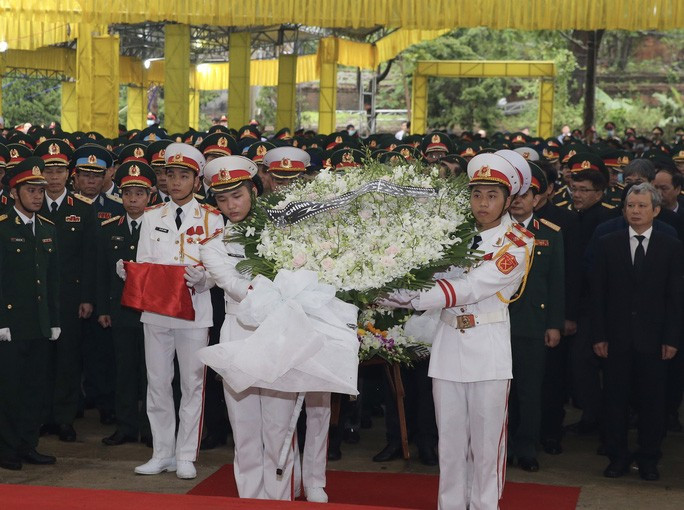 Lễ viếng các liệt sĩ từ 7-11 giờ