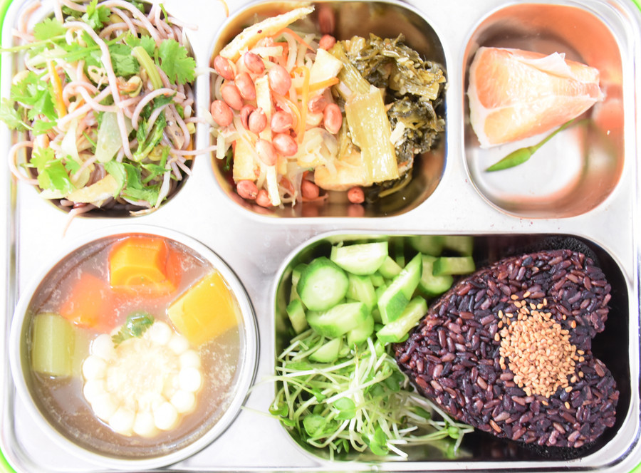 Một phần cơm xanh của Bếp thuần chay-Sống thuận tự nhiên. Ảnh: Phương Duyên