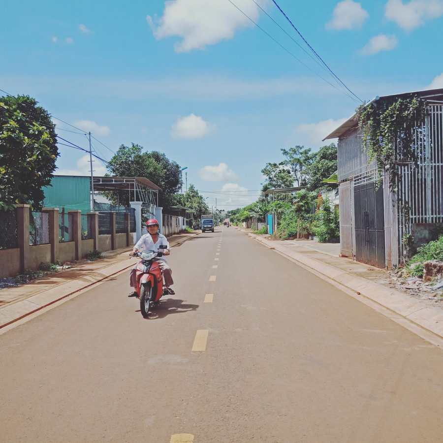 Đường Bà Huyện Thanh Quan đoạn qua Plei Ngó (phường Trà Bá, TP. Pleiku). Ảnh: Đình Phê