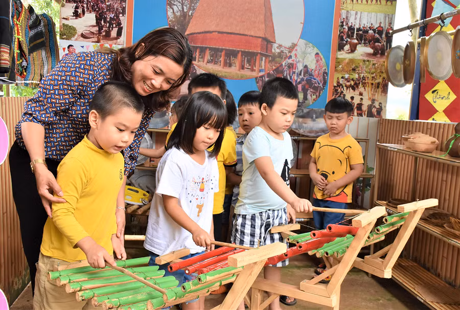 Trường mầm non Hoa Hồng (tổ 2, thị trấn Chư Sê) là điển hình trong việc thực hiện các mô hình học tập gắn với đặc thù riêng của trường. Ảnh: Trần Dung