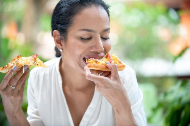 Ăn quá nhanh dẫn đến nhiều cái hại cho cơ thể ẢNH MINH HỌA: SHUTTERSTOCK