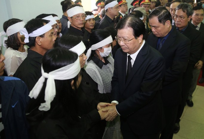 Phó Thủ tướng Trịnh Đình Dũng chia buồn