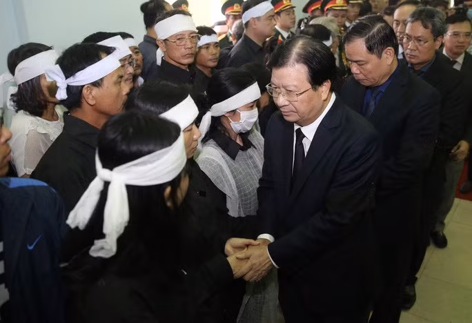 Phó Thủ tướng Trịnh Đình Dũng chia buồn