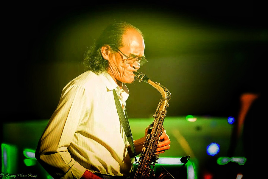 Nghệ sĩ saxophone Huy Khải. Ảnh: Nguyễn Sơn