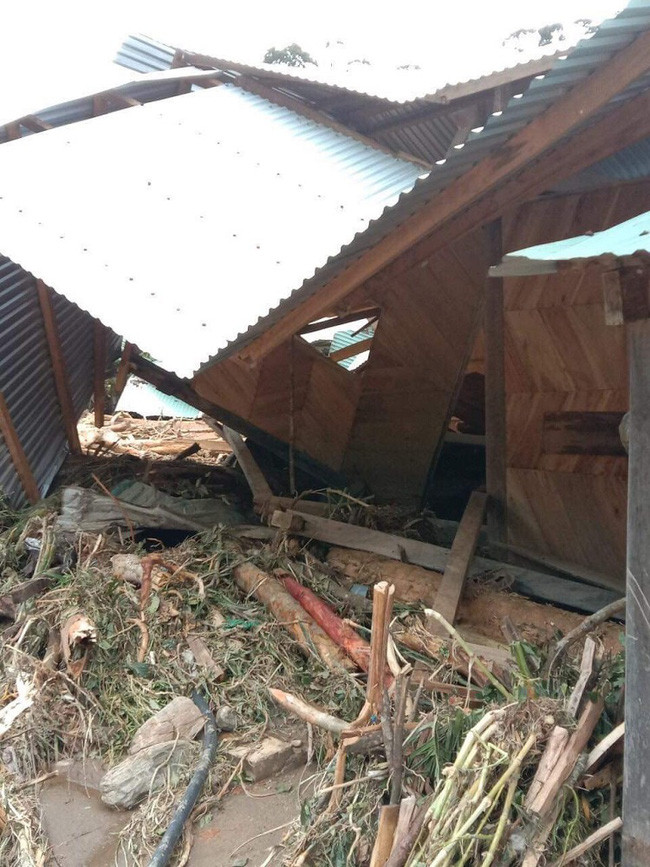 Hiện trường tan hoang nơi 11 người bị vùi lấp sau vụ sạt lở núi tại thôn 6, xã Phước Lộc, huyện Phước Sơn, tỉnh Quảng Nam.