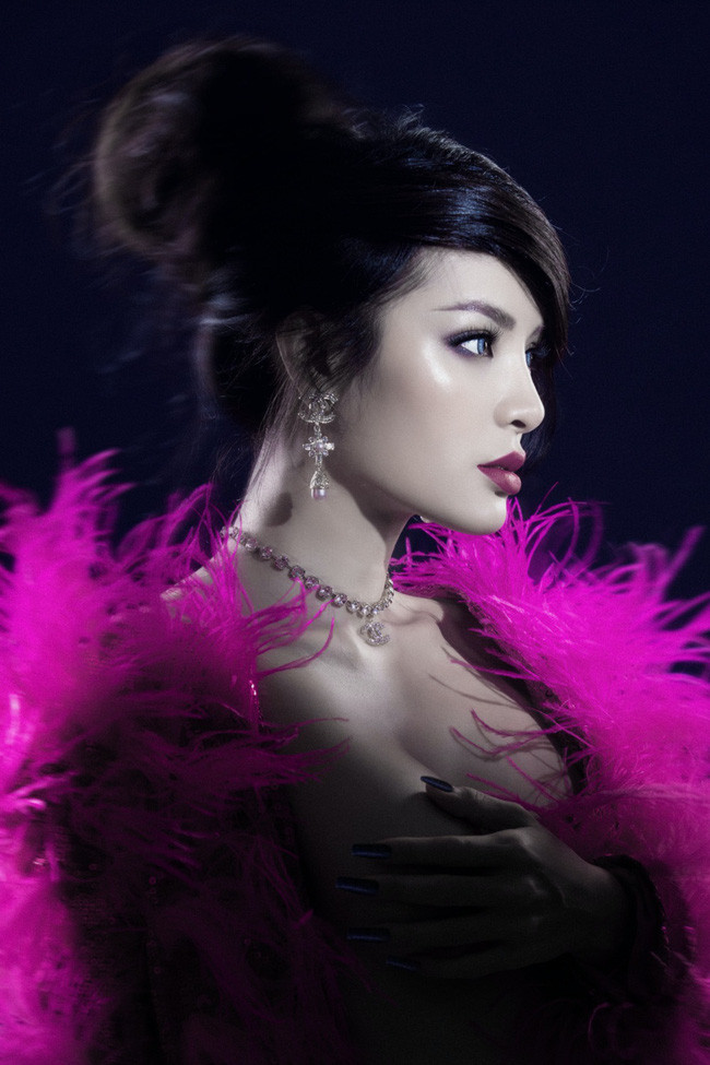 Với Phương Trinh Jolie, độc lập đến từ độc lập trong tài chính, độc lập trong suy nghĩ. Ngoài ra, sự độc lập còn đến từ chuyện mình cảm thấy tự tin, có thể nắm trong tay kinh tế ổn định mà không nhờ vả đến người đàn ông bên cạnh.