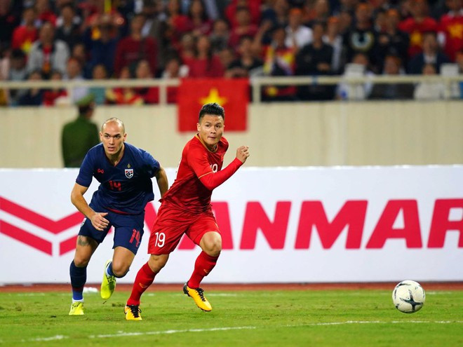 Tuyển Việt Nam (áo đỏ) vẫn duy trì thứ hạng trong tốp 100 bóng đá thế giới ĐỘC LẬP