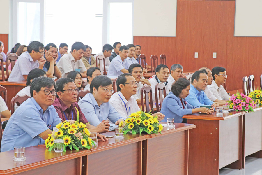 Các đại biểu dự lễ khai mạc kỳ thi tại Trường Chính trị tỉnh. Ảnh: Phương Linh Các đại biểu dự Lễ Khai mạc kỳ thi tại Trường Chính trị tỉnh. Ảnh: Phương Linh