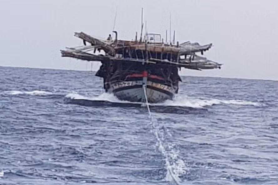 Hai tàu cá Bình Định bị phá nước và chìm trên đường về tránh trú bão số 9, 26 ngư dân trên các tàu vẫn đang mất tích. Ảnh:Phương Linh