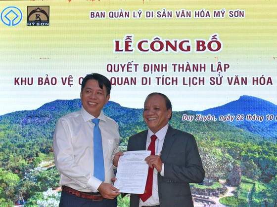 Lễ trao quyết định thành lập Khu bảo vệ cảnh quan di tích lịch sử văn hóa Mỹ Sơn Lễ trao quyết định thành lập Khu bảo vệ cảnh quan di tích lịch sử văn hóa Mỹ Sơn