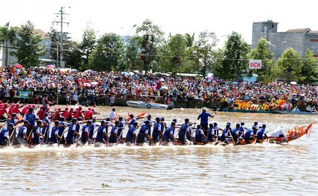 Các trận đua tài quyết liệt trong ngày đầu thi đấu giải đua ghe Ngo Sóc Trăng 2020. (Ảnh: Trung Hiếu/TTXVN)