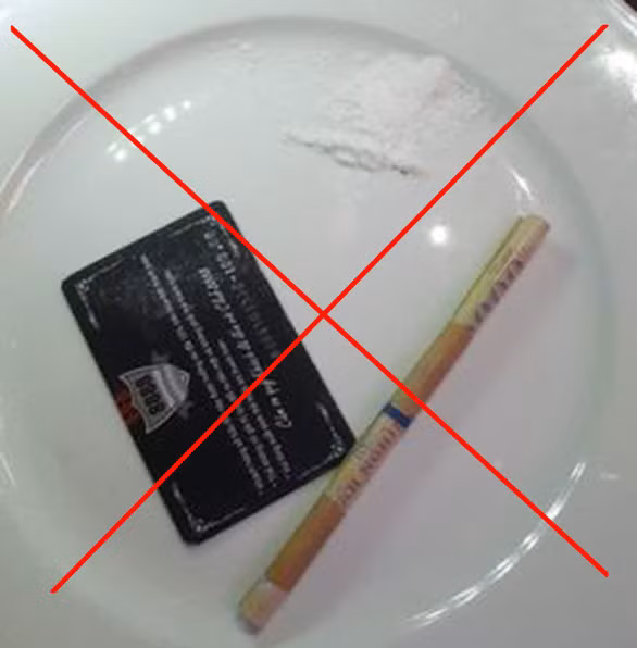 Đồ (ma túy tổng hợp) của dân “bay lắc” - Ảnh: TÙNG NGUYỄN