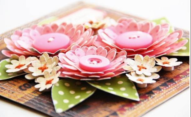  Hãy tự tay làm một tấm thiệp và viết những lời chúc ý nghĩa dành tặng mẹ nhân dịp 20.10. Ảnh nguồn: Mnet.