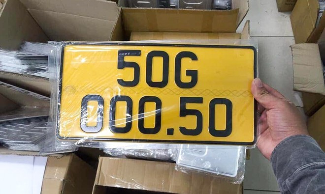 Ô tô đăng kinh doanh dịch vụ vận tải sẽ được cấp biển số có chữ, số màu đen trên nền màu vàng thay cho nền trắng như trước đây